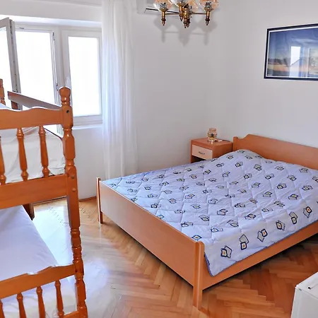 Quadruple Metajna 206f 3* Pag Town